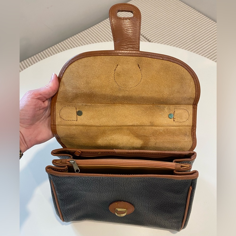 Classic Knock off Dooney Handbag - Picture 4 of 9